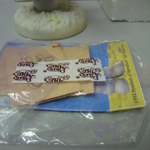 Precious Moments "Happiness Is At Our Fingertips" 529931 Signed Sam Butcher - Picture 5 of 14